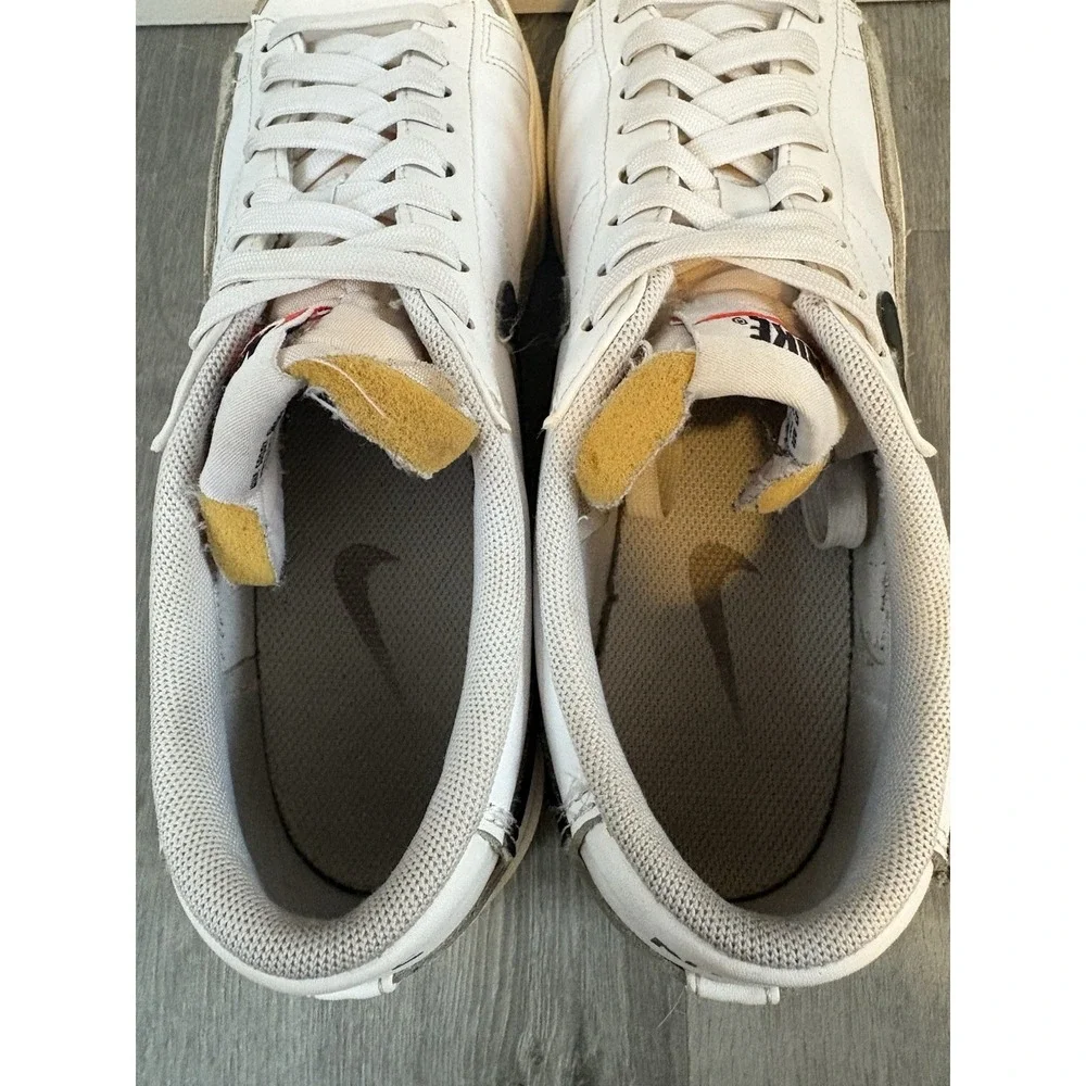 Nike Women's Blazer Low Platform Sneakers White/Black‎ DJ0292-101 Size 9 US
